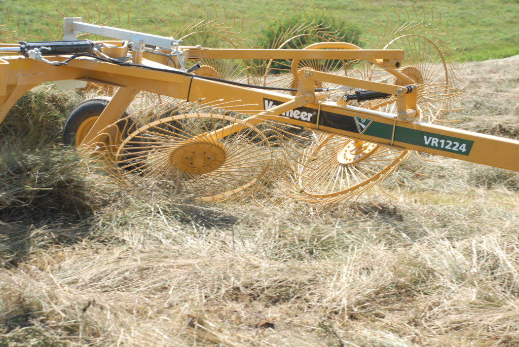 Vermeer VR1224 Wheel Rake for sale in Decatur & Stephenville, TX