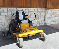Hustler Raptor SDX 48