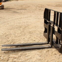 Mahindra Pallet Forks #020760 for sale at Hendershot Equipment in Stephenville, Texas. Near Granbury, Glen Rose, Hamilton, Comanche, Dublin, TX.