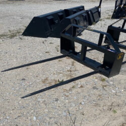 Dual Hay Spear #019239 in Decatur and Stephenville, Texas. Dual Hay spear for sale near Bowie, Springtown, Justin, Granbury, Glen Rose, and Tolar, TX.