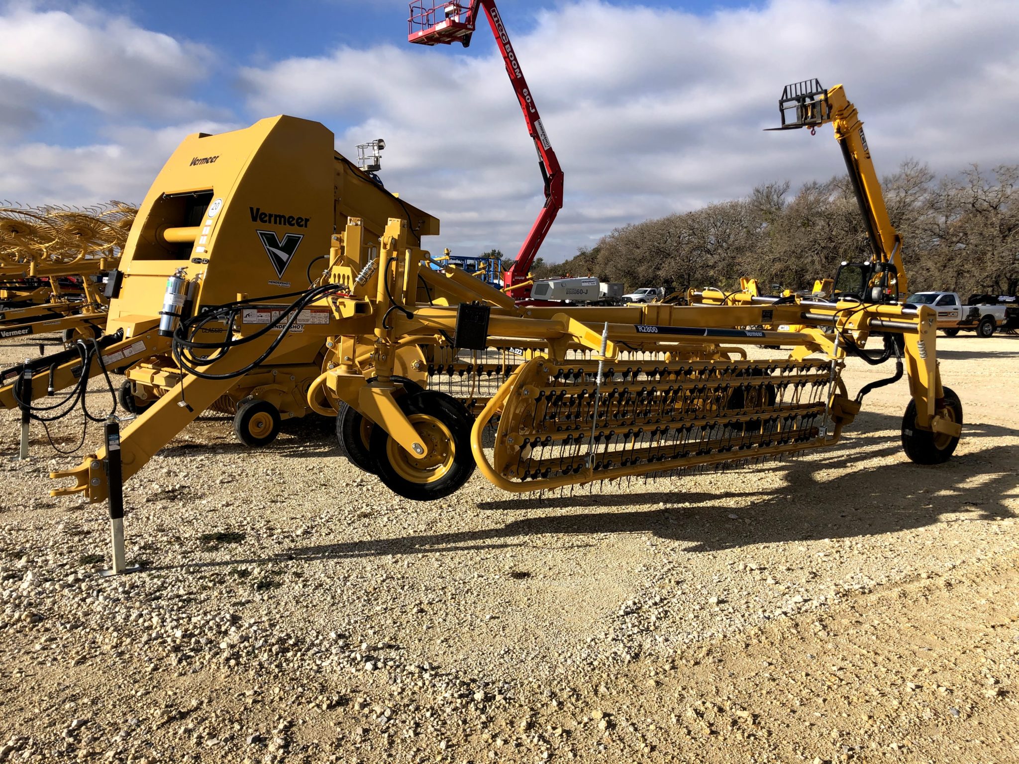 Vermeer R2800 Hydraulic Rake - Equipment Listings - Hendershot Equipment
